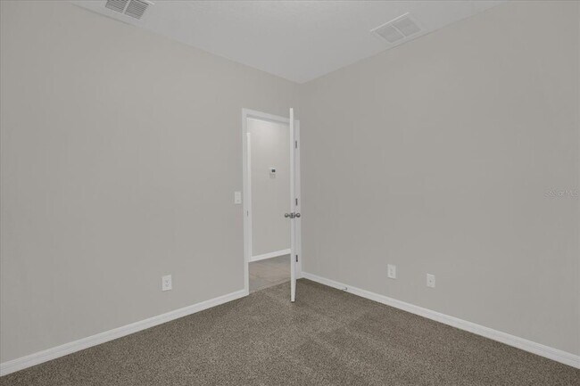 Building Photo - 5526 Clove Row