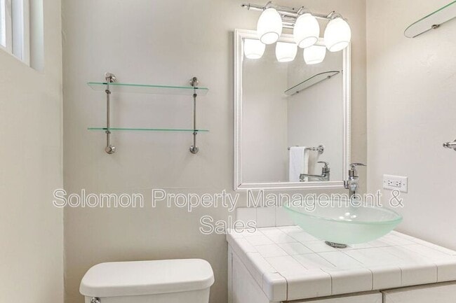 Building Photo - 901 Eucalyptus Ave