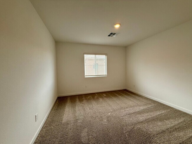 Building Photo - BRAND NEW 3 BED 2.5 BATH 2 BALCONY 2 CAR GARAGE TOWNHOUSE IN HENDERSON FOR RENT!!