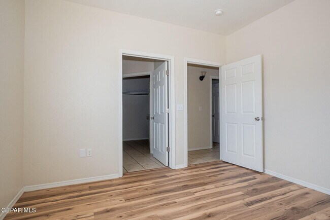 Building Photo - 5030 Fairbanks Dr