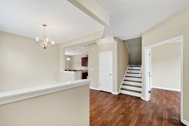 Building Photo - 4490 Middletown Dr