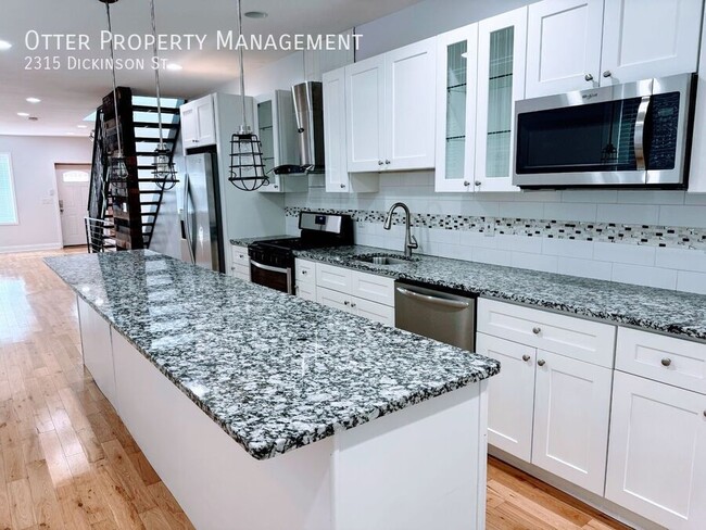 Building Photo - 2315 Dickinson St