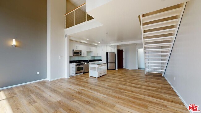 Building Photo - 1100 Wilshire Blvd