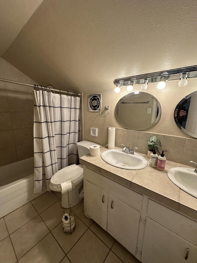 Building Photo - Spacious 2-Story Home Near Texas Tech – Al...