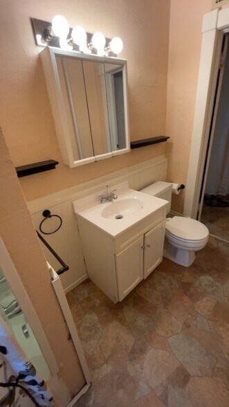 Bathroom - 1027 43rd Ave N