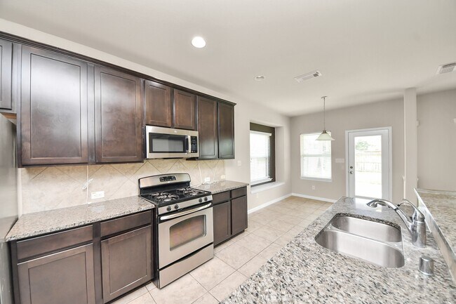 Building Photo - 7214 Baitland Dr