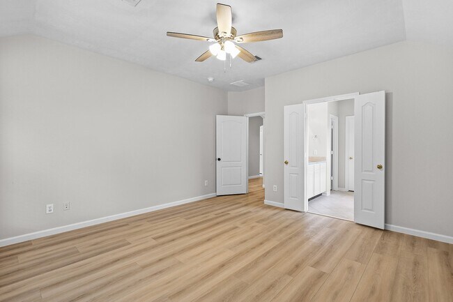 Building Photo - 25910 N Lakefair Dr