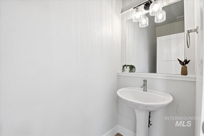 Building Photo - 2374 S Pelion Way