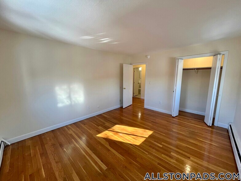 Building Photo - 90 Gardner St