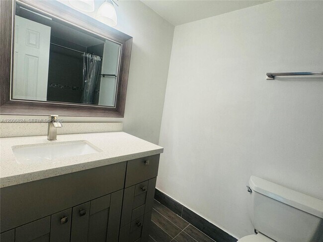 Building Photo - 2600 NE 135th St