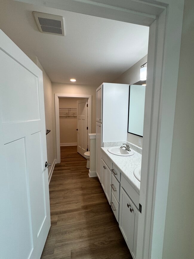 Building Photo - 1101 Emerald Cove Dr