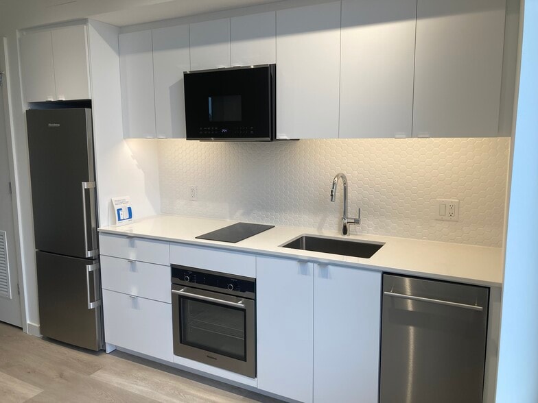 Building Photo - Collection 14