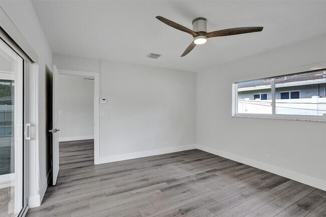 Building Photo - 5361 SW 7th St
