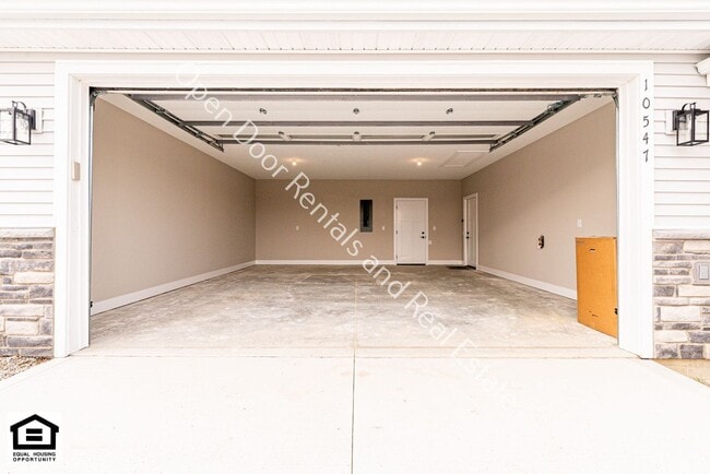 Building Photo - 10545 Old Leo Rd