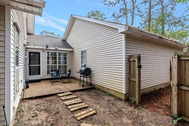 Building Photo - 632 Emerald Ln