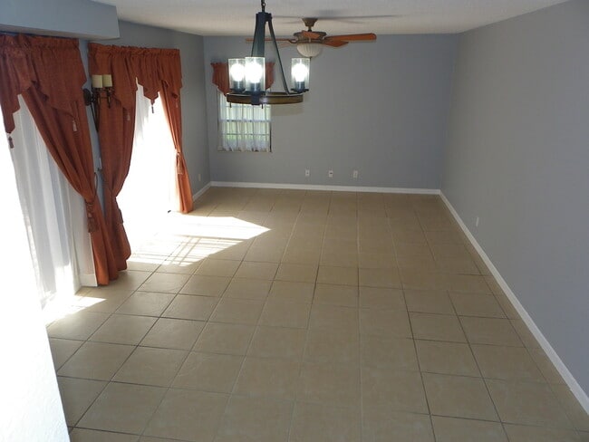 Building Photo - 8116 Severn Dr