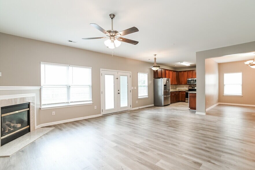 Building Photo - 7517 Mary Jo Helms Dr