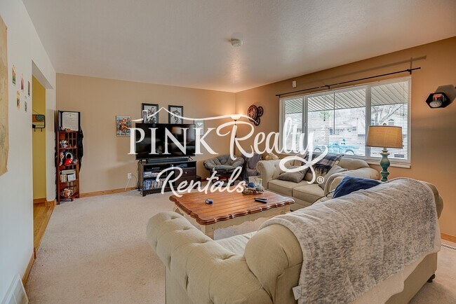 Building Photo - 1716 Wooten Rd