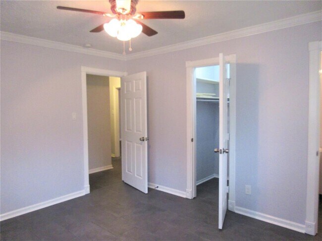 Building Photo - 7719 Hirsch Rd