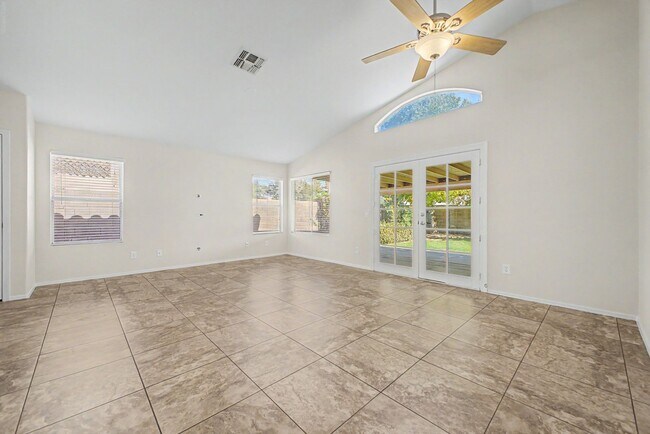 Building Photo - 7435 W Louise Dr
