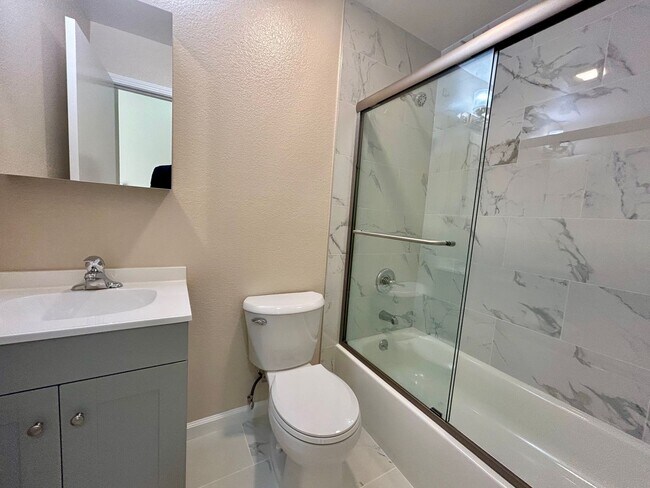 Building Photo - 1012 Grant Ave