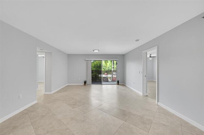 Building Photo - 5005 Wiles Rd
