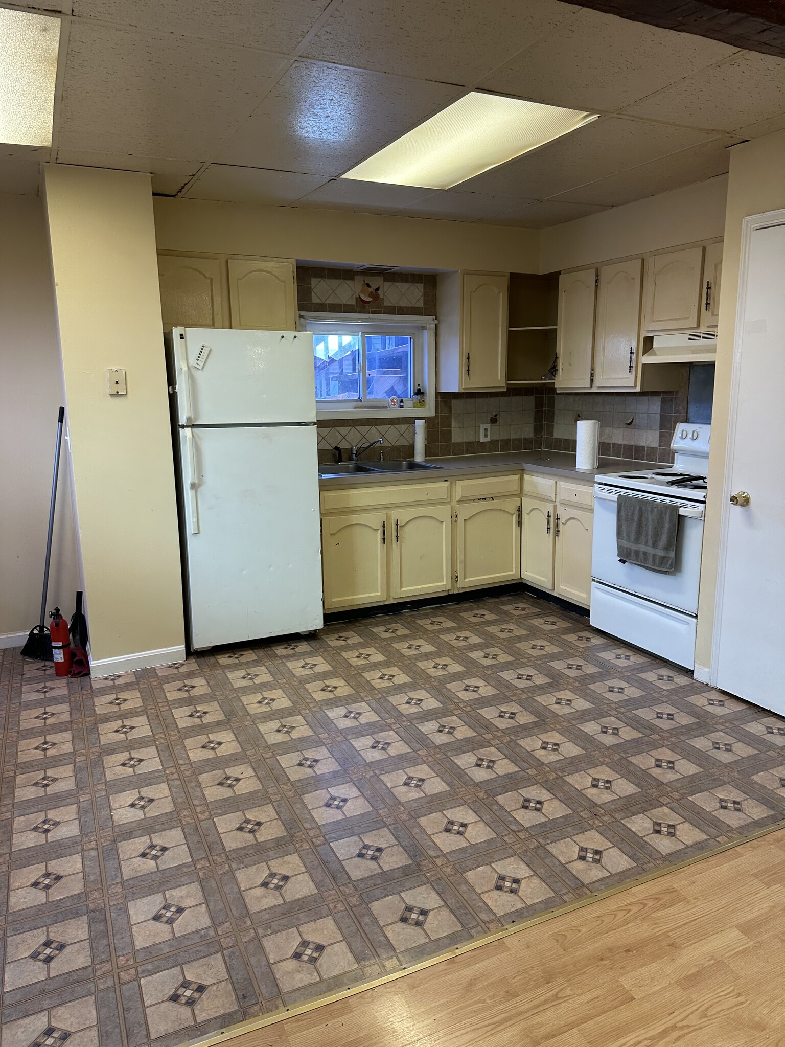 Kitchen - 215 E Church St