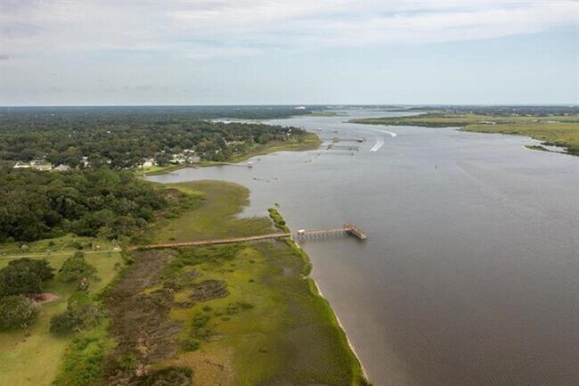 Building Photo - 1010 San Remo Rd