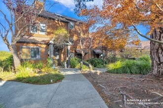 Building Photo - 123 Buckelew St