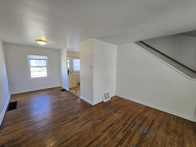 Building Photo - 235 Madison St