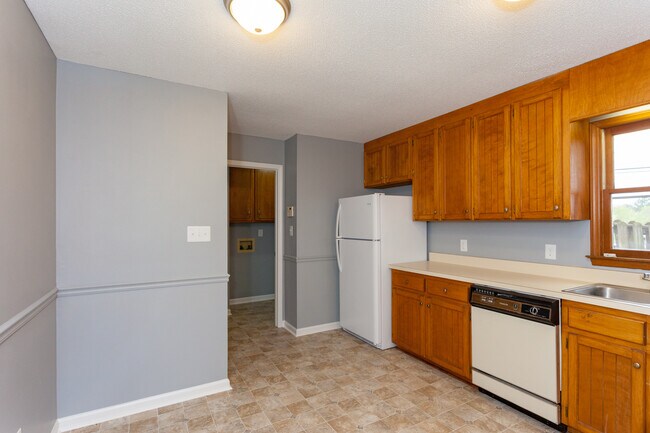 Building Photo - 3600 Ladywood Ct