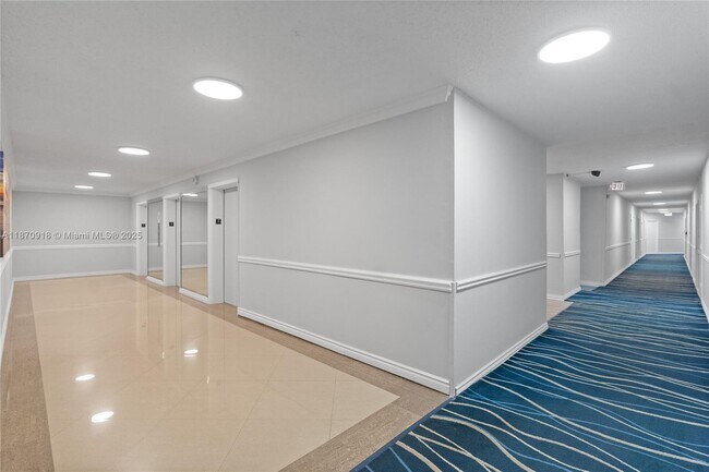 Building Photo - 3725 S Ocean Dr