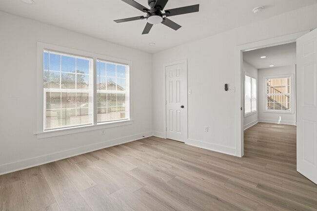 Building Photo - 2817 Winbern St