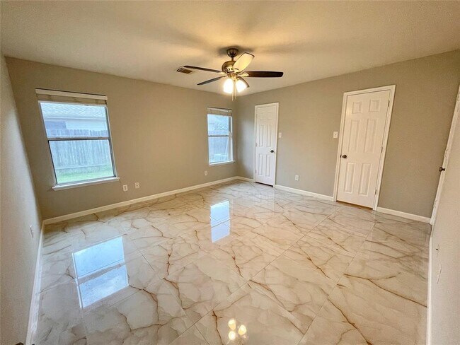 Building Photo - 10218 Cades Creek Ct