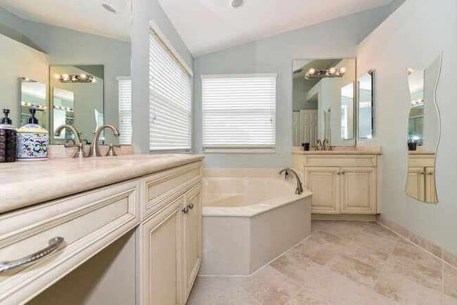 Building Photo - 12246 Colony Preserve Dr