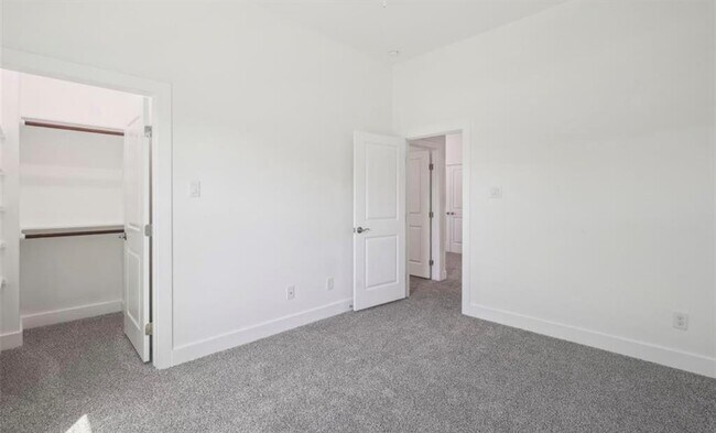 Building Photo - 4514 Galesburg St