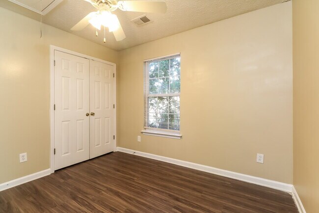 Building Photo - 40 Hunters Ridge Ct