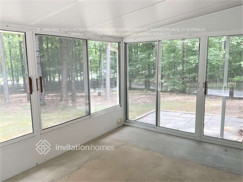 Building Photo - 330 Brooke Wood Dr