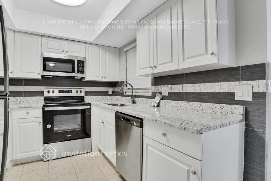 Building Photo - 243 Mante Dr