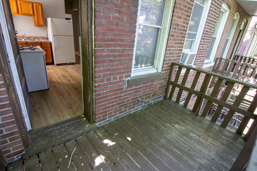 Building Photo - 2835 Miami St