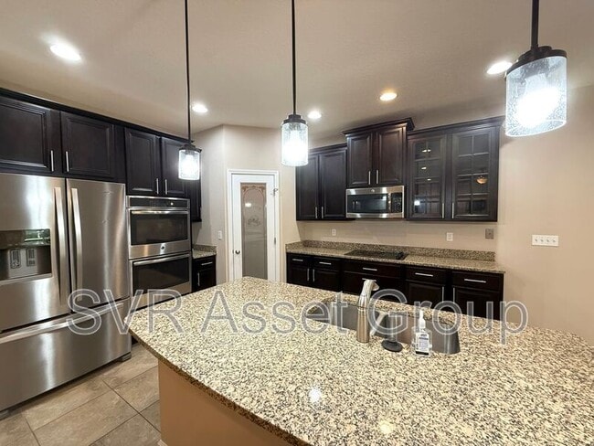 Building Photo - 641 Glendale Ln