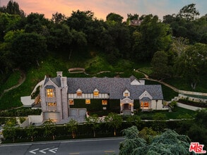 Building Photo - 10950 Bellagio Rd