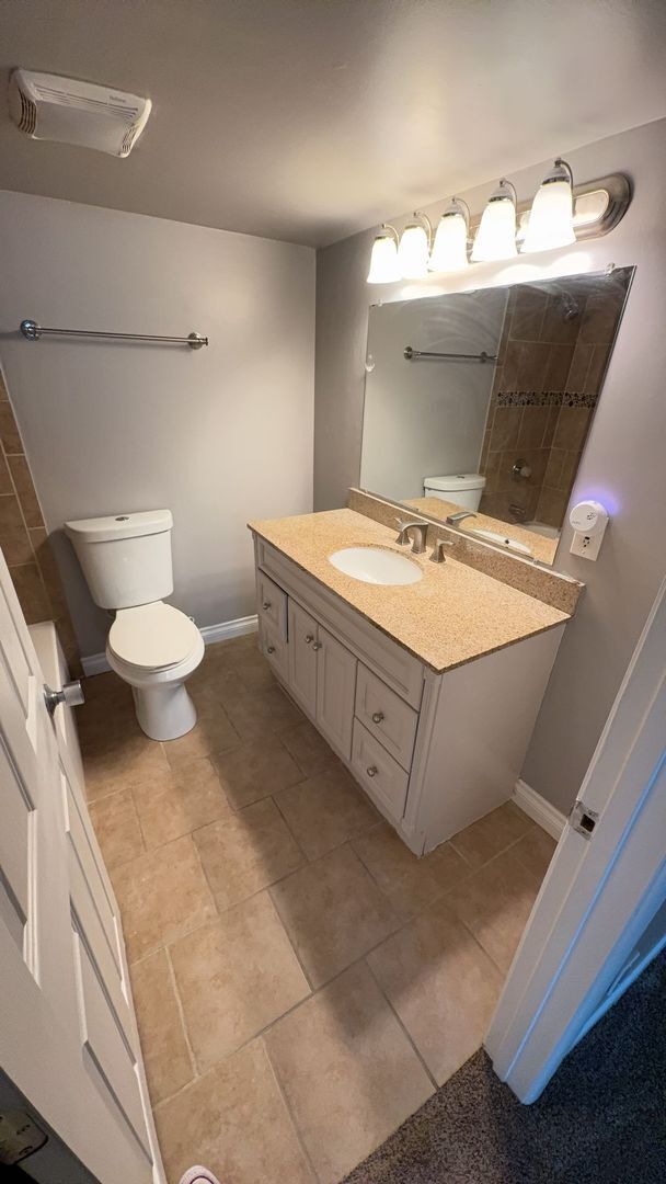Building Photo - COTTONWOOD HEIGHTS 4 bed 3 bath family home