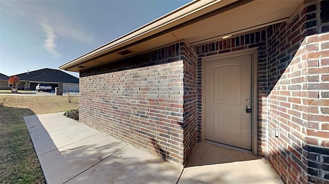 Building Photo - 11201 Coachmans Rd