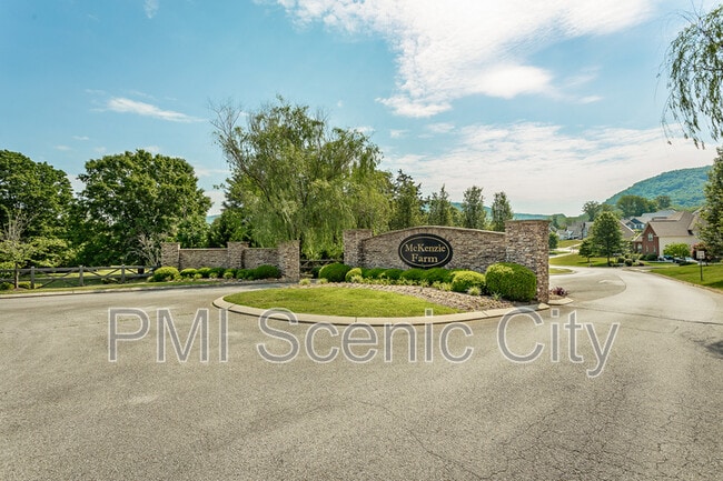 Building Photo - 7725 Peppertree Dr