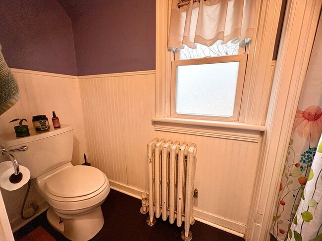 Building Photo - 3 Bedroom 1 Bathroom in Harrisburg!