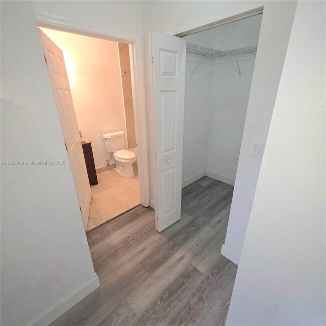 Building Photo - 14500 SW 88th Ave