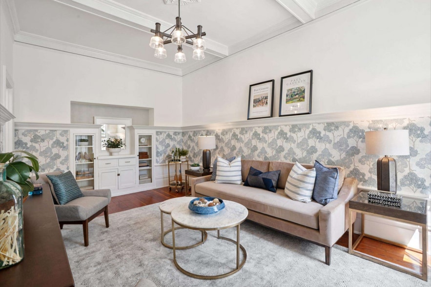 Living room - 49 Liberty St