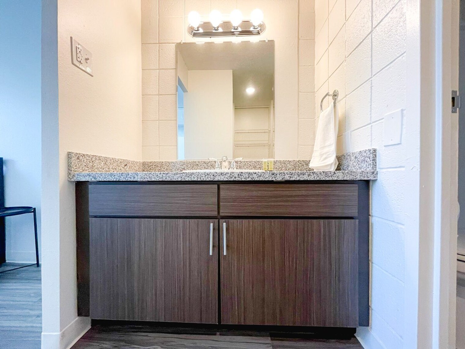 Building Photo - 2515 Burnet Ave