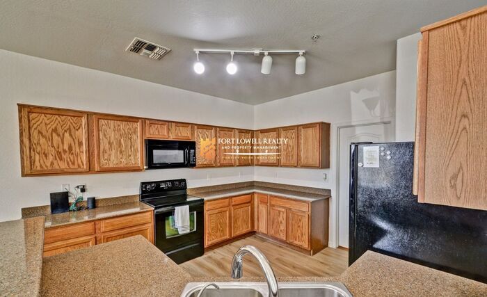 Building Photo - 8169 W Groom Creek Rd